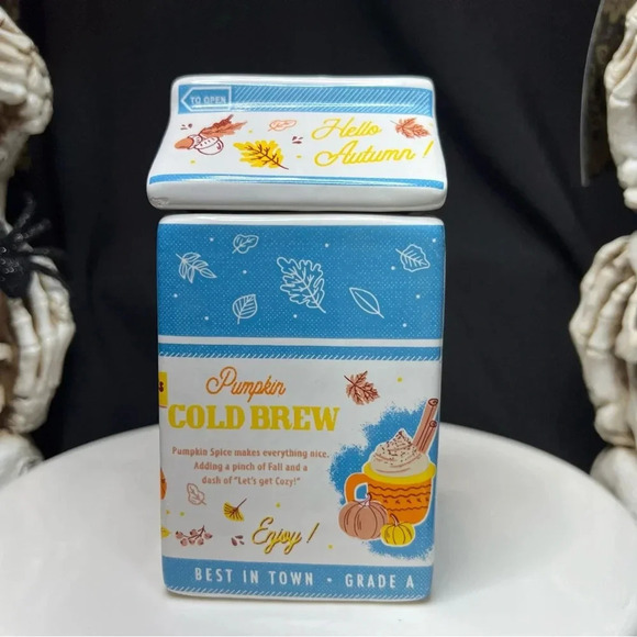 DW Home GOODIES Fall Halloween Milk Carton Pumpkin Cold Brew Scented Candle - Picture 9 of 12